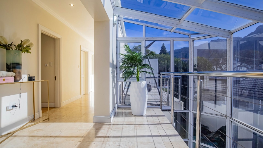 6 Bedroom Property for Sale in Newlands Western Cape